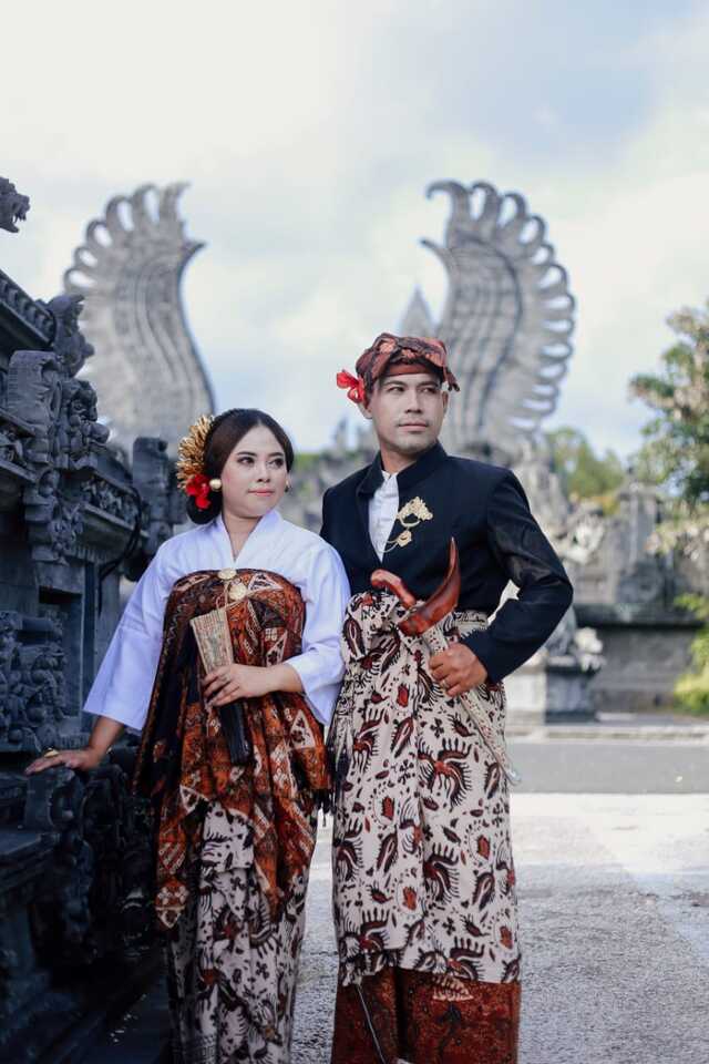 Ari & Ratih