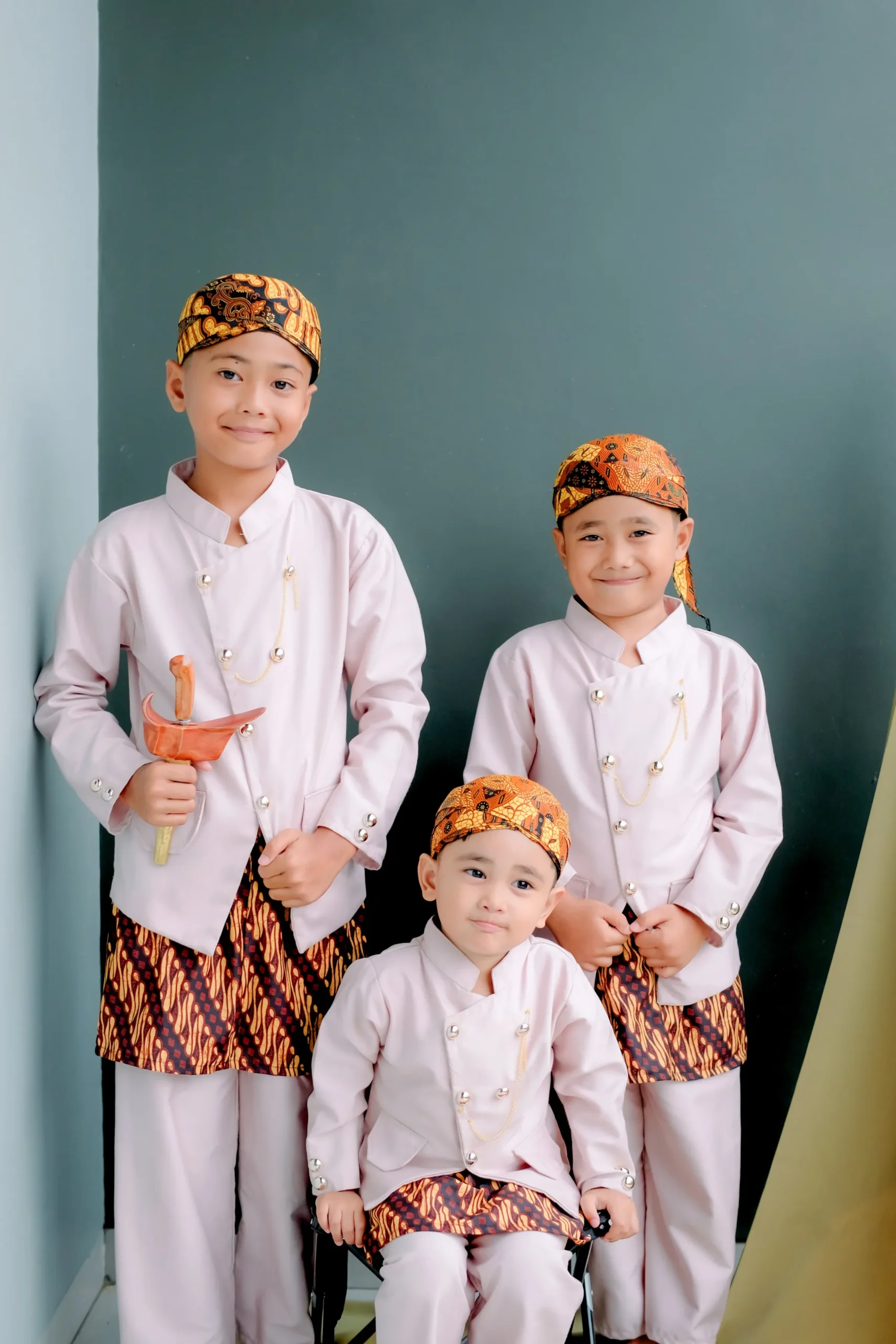 keduamempelai-bertiga (10) (Copy)